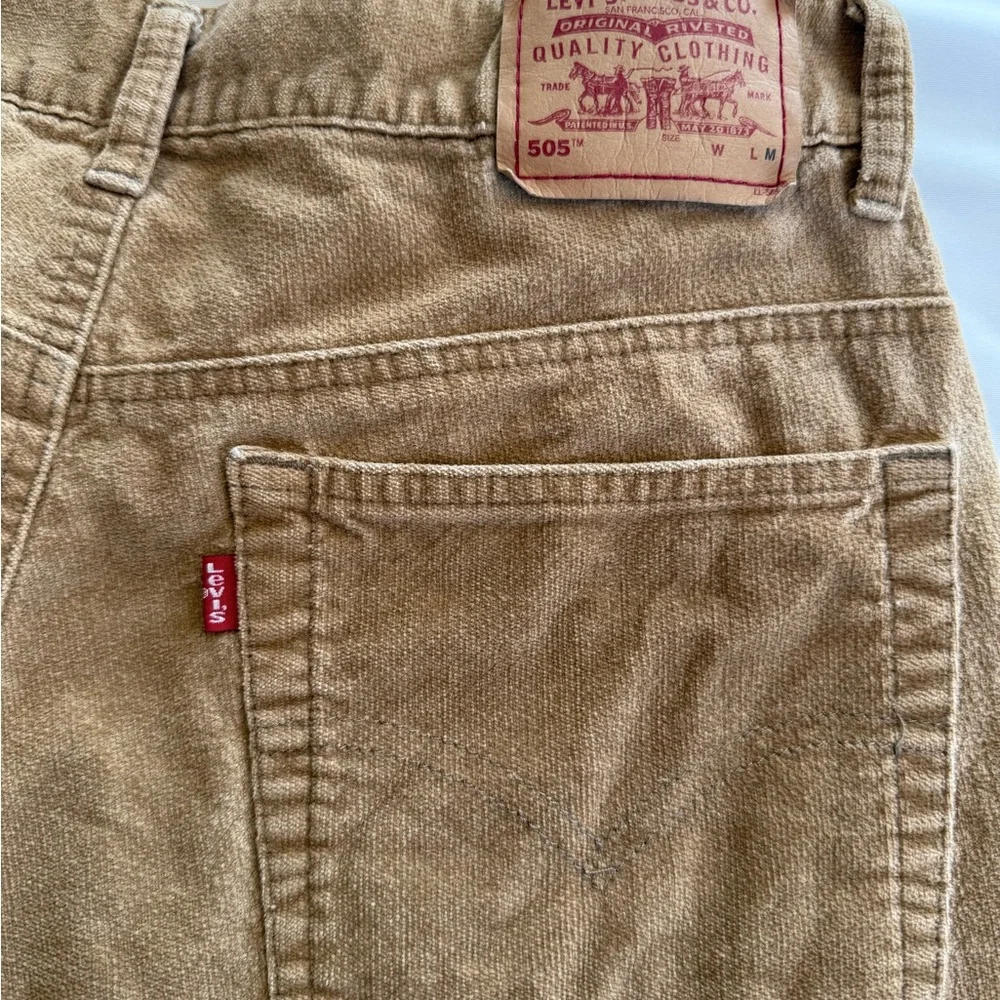 Vintage women’s Levi’s 505 fine corduroy brown Size Mis 8. Perfect condition